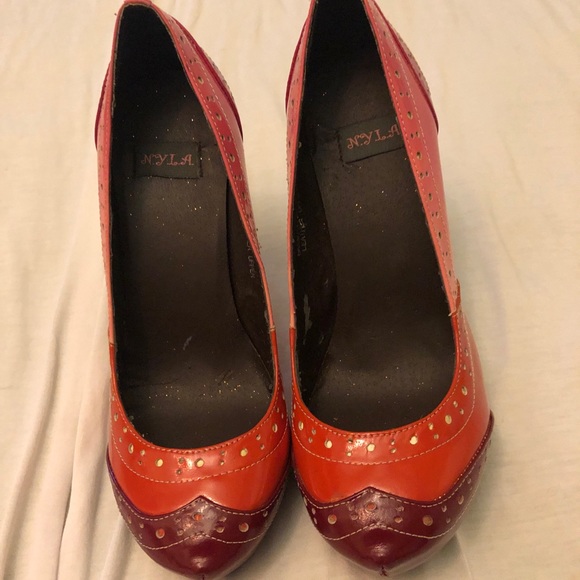 N.Y.L.A. Wingtip Platform Pumps/ Heals. Size 5 1/2. - Picture 3 of 6